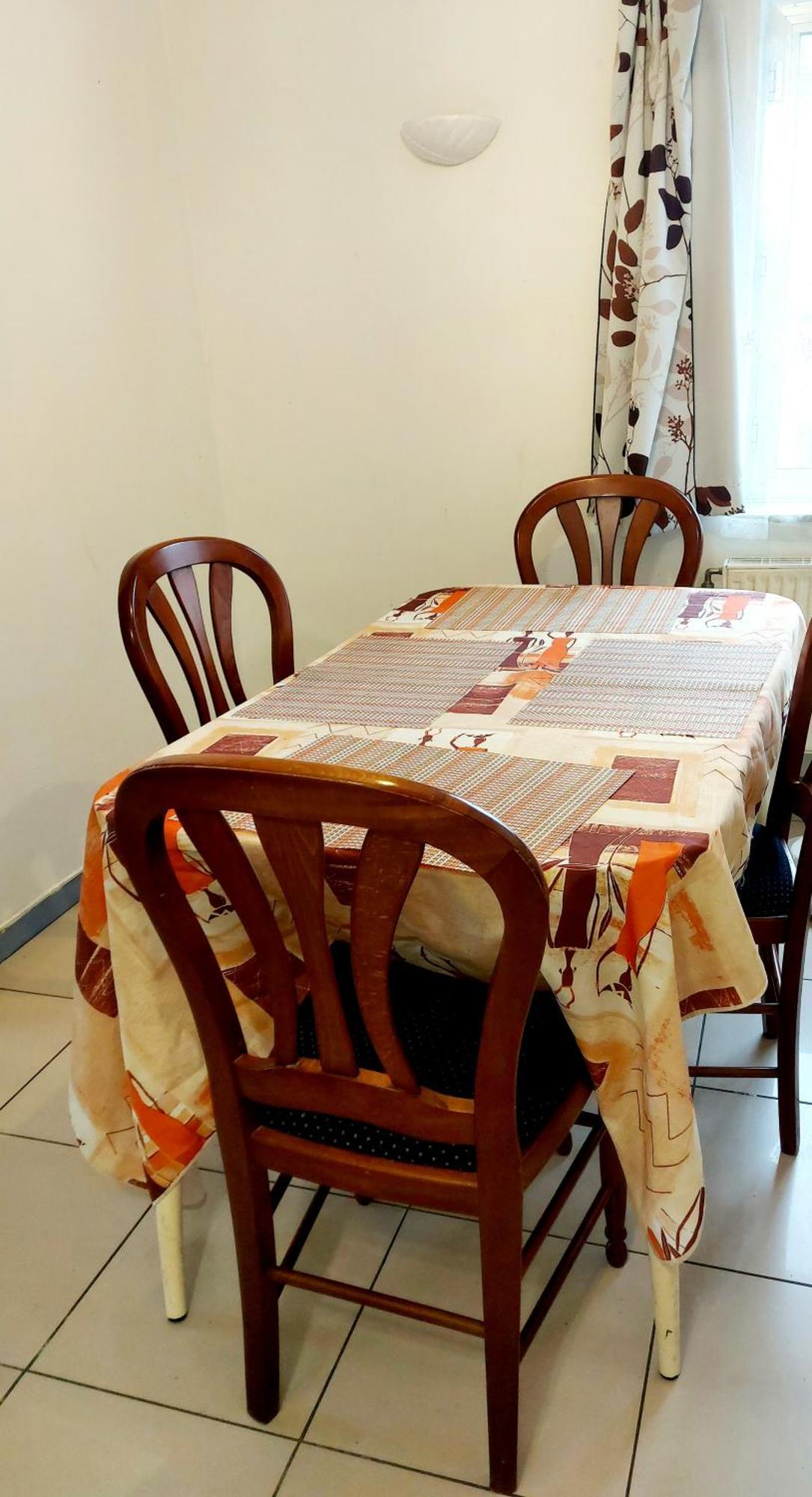 בריסל Belle Chambre Dans Un Quartier Calme מראה חיצוני תמונה